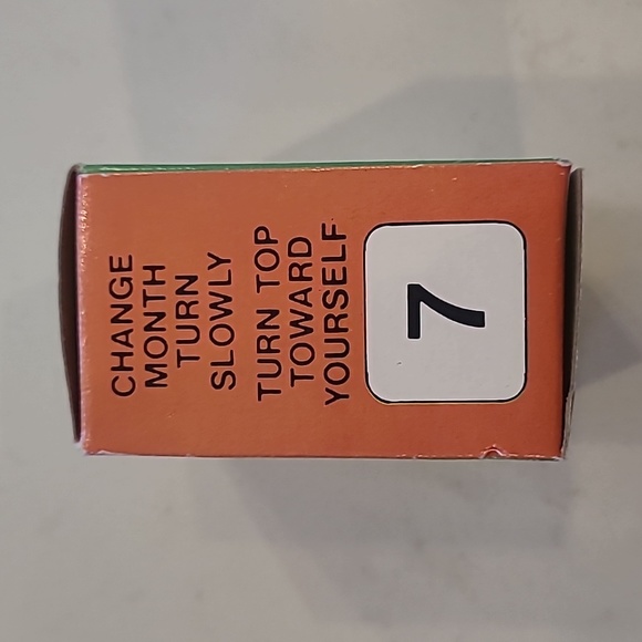 Vintage South Dakota Perpetual Calendar New in Box - Picture 2 of 9